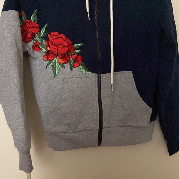 lea & viola navy and gray floral zip hoodie size: L - Picture 3 of 8